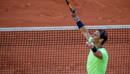 九游-纳达尔大起大落三盘过关 进法网八强再战施瓦茨曼