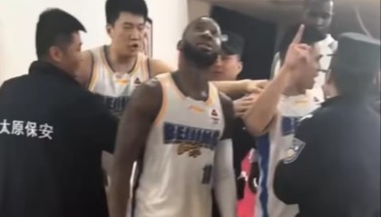 九游app-山西队主场太荒唐！首钢队客场赢球，陈盈骏被吐口水