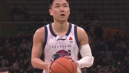 九游电脑版-山东男篮客场险胜辽宁，高诗岩关键三分+关键抢断，陈林坚太稳了