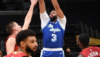 九游下载-格林透露某超巨身材走样 戴维斯：只要能赢球就行