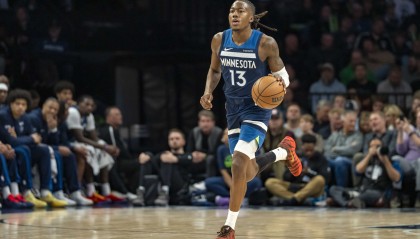 替补奇兵！道苏姆上半场6中6&amp;三分球3中3砍15分3篮板 正负值+18