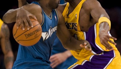 九游-阿里纳斯：我跟队友说把球都给我 只要我场均48分我们就能82胜0负