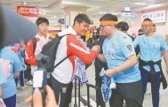 九游app-燃情东北超 魅力黑龙江 归来整装再争锋 百名鸡西球迷欢迎“远征队”回家|鸡西市|黑龙江省|球员|站台|围巾_新浪体育_新浪新闻