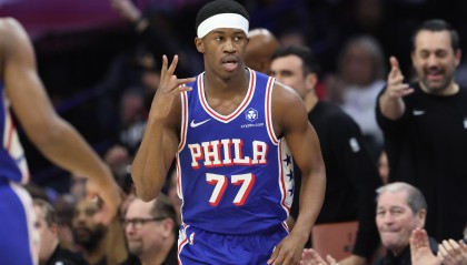 豪气胆边生！埃奇库姆关键中投&amp;砍18分12板2帽 篮板生涯新高